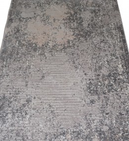 Синтетична килимова доріжка LEVADO 03916B L.GREY/BEIGE